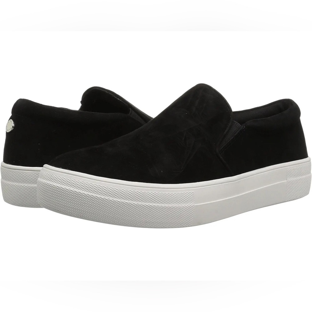 Steve Madden Black Suede Gills Sneaker